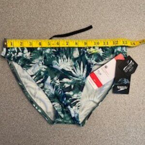 NWT Speedo Men's Performance Brief swimsuit - 32 - Island Green - 34